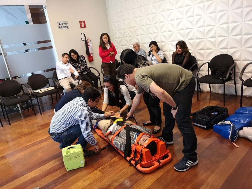 Capacitación primeros auxilios y RCP por gwa medical